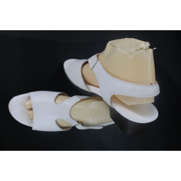 SAS Suntimer Heel Strap Sandal White Pearl Bone 9.5N Excellent Condition - Picture 1 of 10